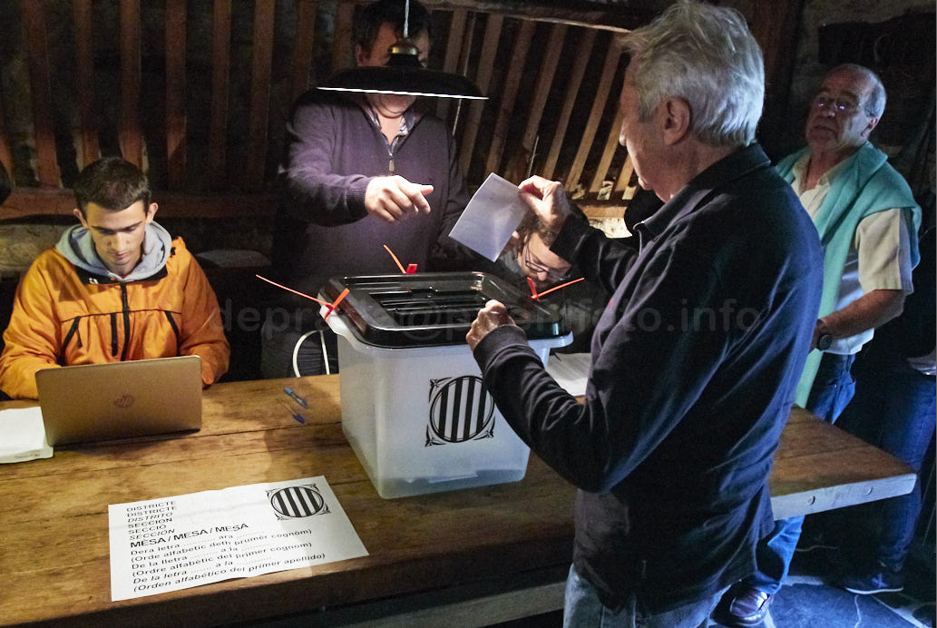 reportage photo et infographie sur les élections dans le Val d'Aran une vallée autonome dans les Pyrénées